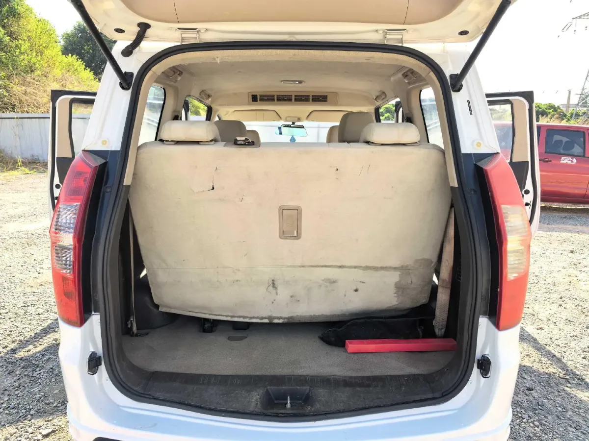 2018 WuLing HongGuang 1.5L 105HP L4 5MT,autocango,china used car exporter,china ev exporter,chinese used car exporter,chinese used ev exporter