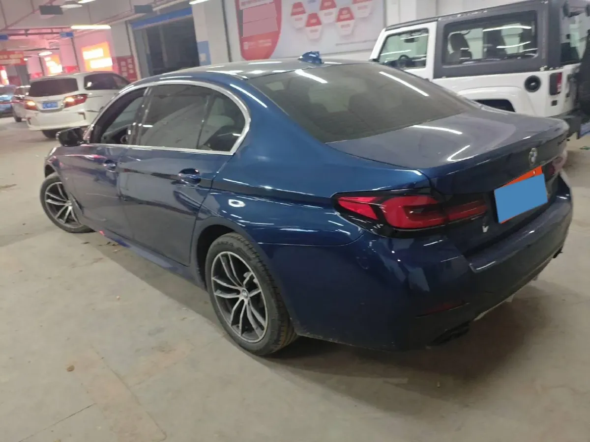 2022 BMW 5 Series 2.0T 184HP L4 8AT,autocango,china used car exporter,china ev exporter,chinese used car exporter,chinese used ev exporter