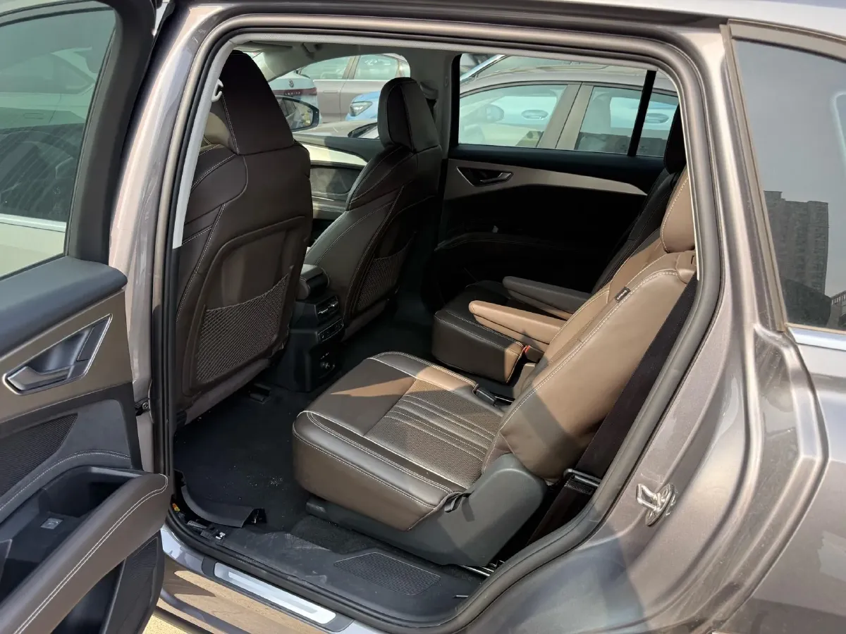 2023 Audi Q5 e-tron BEV 83.4KWH,autocango,china used car exporter,china ev exporter,chinese used car exporter,chinese used ev exporter