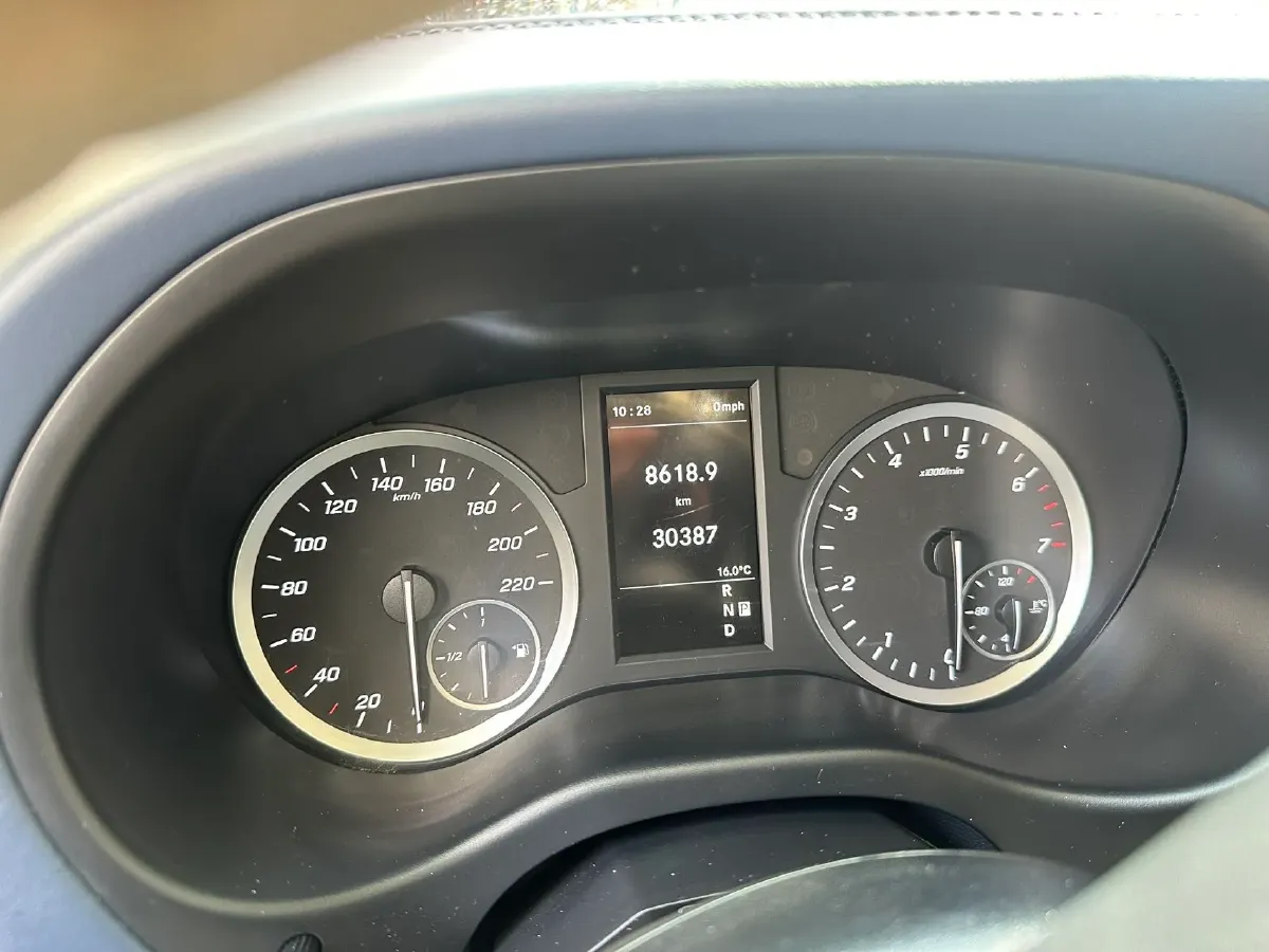 2021 Mercedes-Benz Vito 2.0T 211HP L4 9AT,autocango,china used car exporter,china ev exporter,chinese used car exporter,chinese used ev exporter