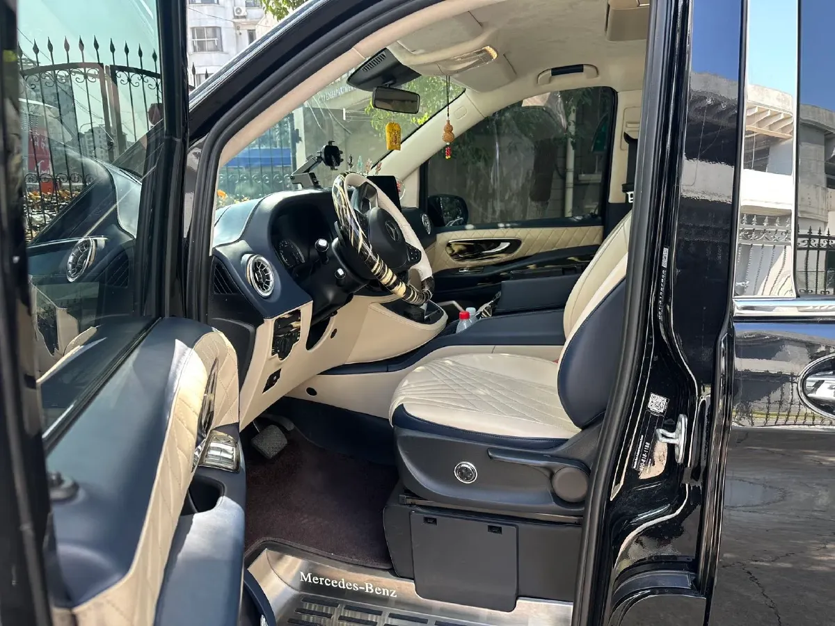 2021 Mercedes-Benz Vito 2.0T 211HP L4 9AT,autocango,china used car exporter,china ev exporter,chinese used car exporter,chinese used ev exporter
