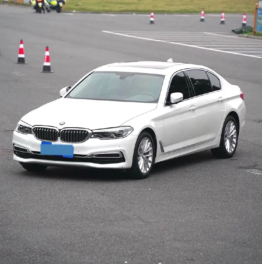 2020 BMW 5 Series 2.0T 252HP L4 8AT,autocango,china used car exporter,china ev exporter,chinese used car exporter,chinese used ev exporter
