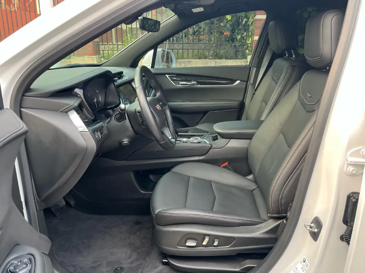 2020 Cadillac XT6 2.0T 237HP L4 9AT,autocango,china used car exporter,china ev exporter,chinese used car exporter,chinese used ev exporter