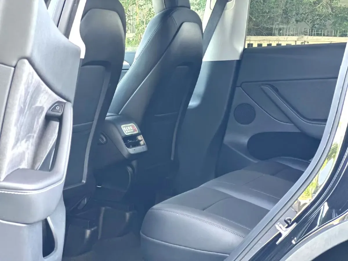 2022 Tesla Model Y BEV 60KWH,autocango,china used car exporter,china ev exporter,chinese used car exporter,chinese used ev exporter