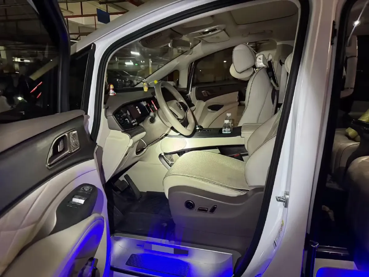 2022 Mercedes-Benz GLC Class 2.0T 197HP L4 9AT,autocango,china used car exporter,china ev exporter,chinese used car exporter,chinese used ev exporter