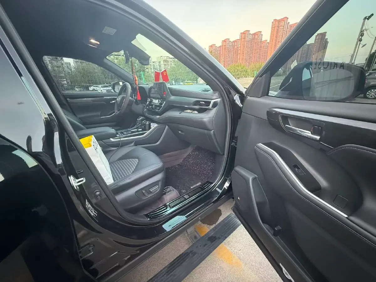 2022 Toyota Crown Kluger 2.5L 192HP L4 E-CVT Hybrid,autocango,china used car exporter,china ev exporter,chinese used car exporter,chinese used ev exporter