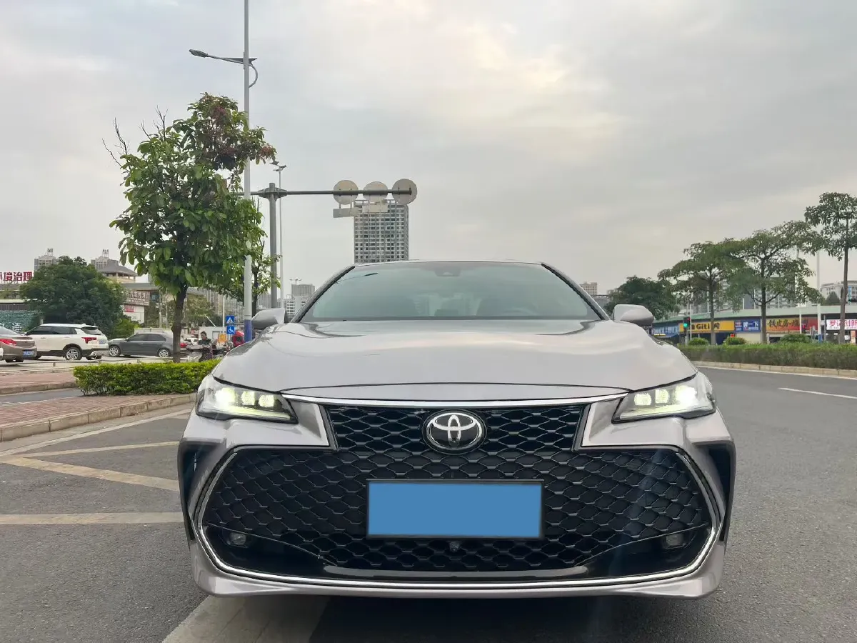 2023 Toyota Avalon 2.5L 207HP L4 8AT,autocango,china used car exporter,china ev exporter,chinese used car exporter,chinese used ev exporter