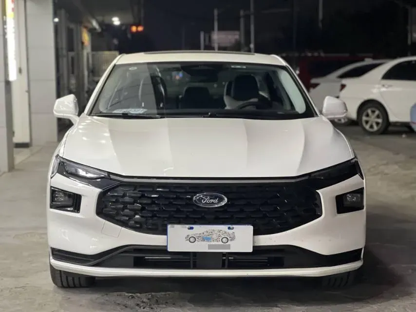 2025 Ford Mondeo 1.5T 190HP L4 8AT,autocango,china used car exporter,china ev exporter,chinese used car exporter,chinese used ev exporter