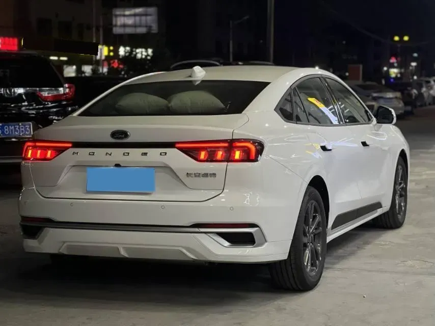 2025 Ford Mondeo 1.5T 190HP L4 8AT,autocango,china used car exporter,china ev exporter,chinese used car exporter,chinese used ev exporter