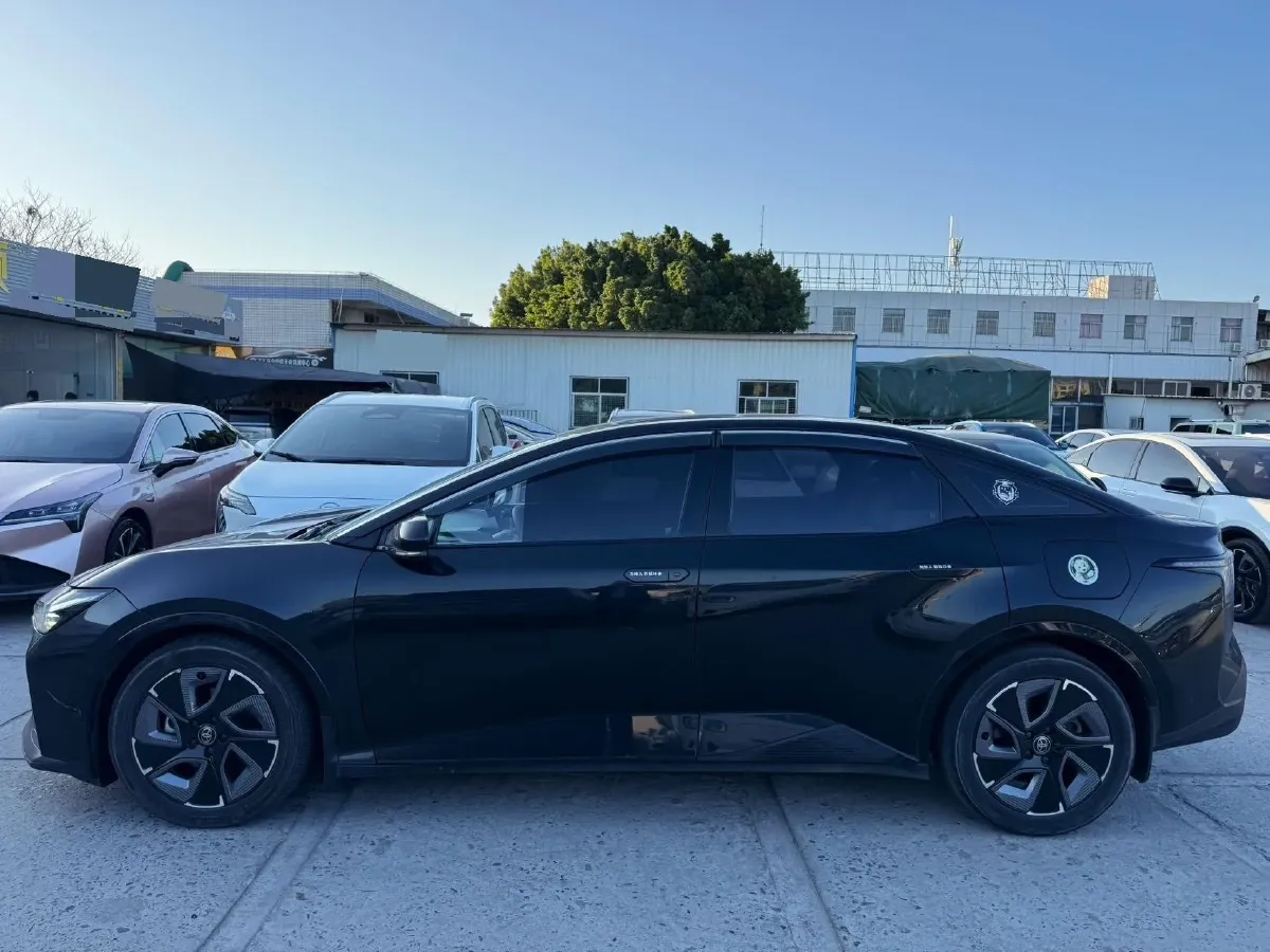 2023 Toyota bZ3 BEV 49.92KWH,autocango,china used car exporter,china ev exporter,chinese used car exporter,chinese used ev exporter