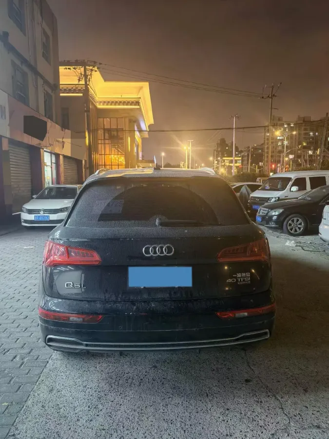 2020 Audi Q5L 2.0T 190HP L4 7DCT,autocango,china used car exporter,china ev exporter,chinese used car exporter,chinese used ev exporter