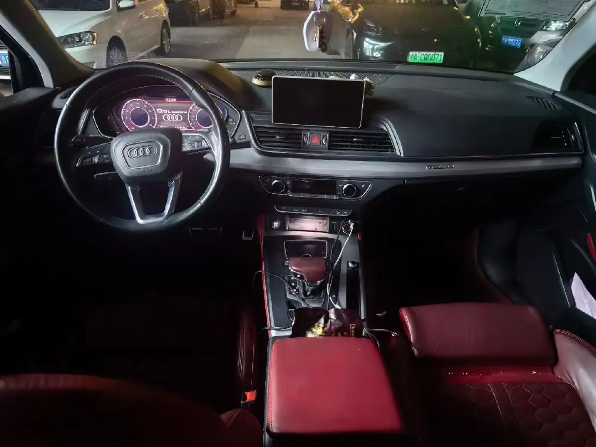 2020 Audi Q5L 2.0T 190HP L4 7DCT,autocango,china used car exporter,china ev exporter,chinese used car exporter,chinese used ev exporter