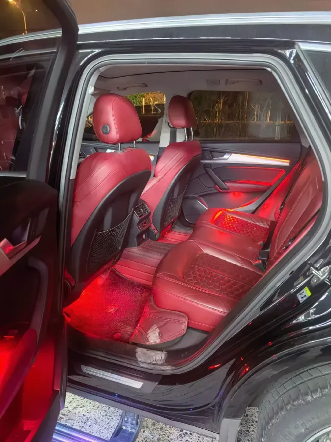 2020 Audi Q5L 2.0T 190HP L4 7DCT,autocango,china used car exporter,china ev exporter,chinese used car exporter,chinese used ev exporter