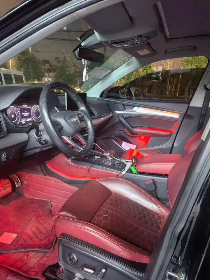 2020 Audi Q5L 2.0T 190HP L4 7DCT,autocango,china used car exporter,china ev exporter,chinese used car exporter,chinese used ev exporter