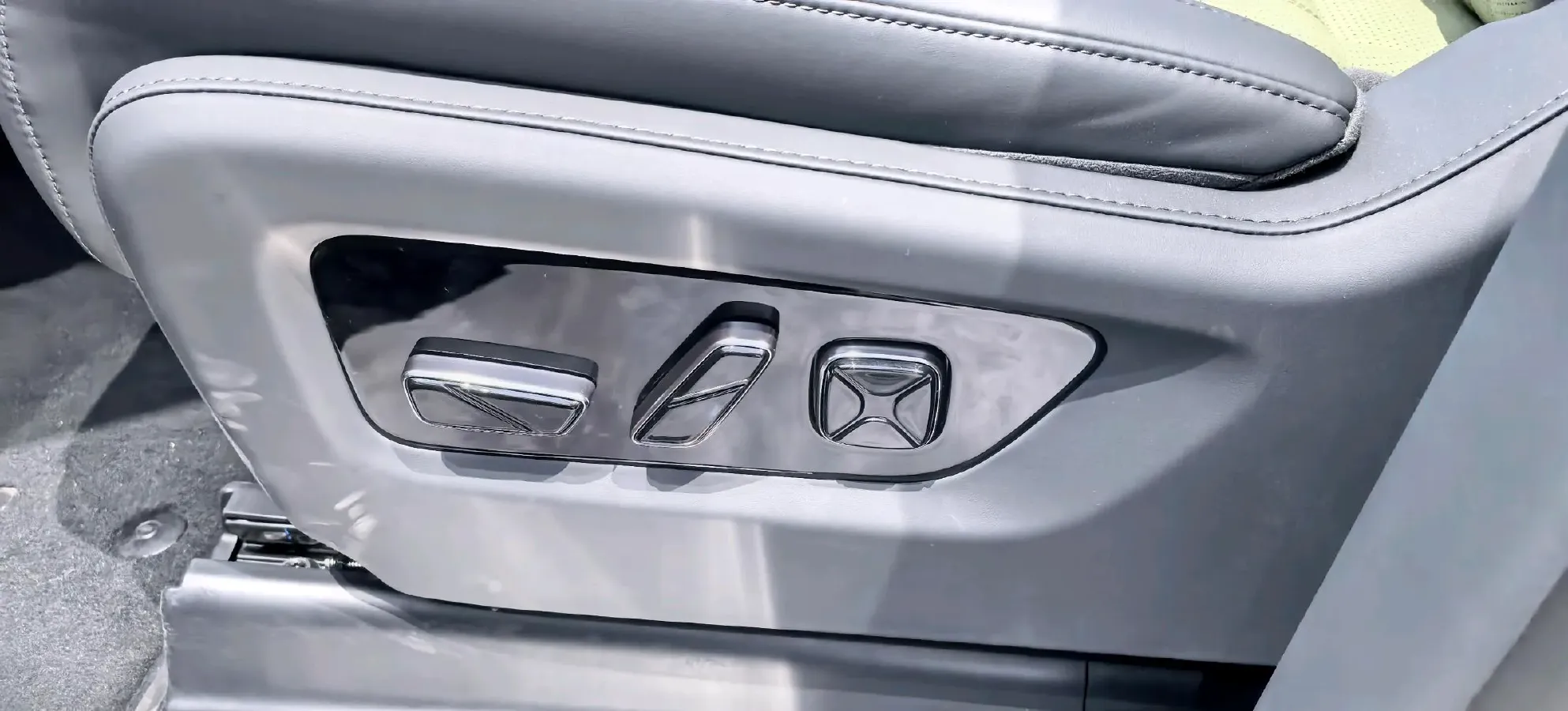 2025 Jetour Zongheng G700 2.0T 211HP L4 2DHT PHEV,autocango,china used car exporter,china ev exporter,chinese used car exporter,chinese used ev exporter