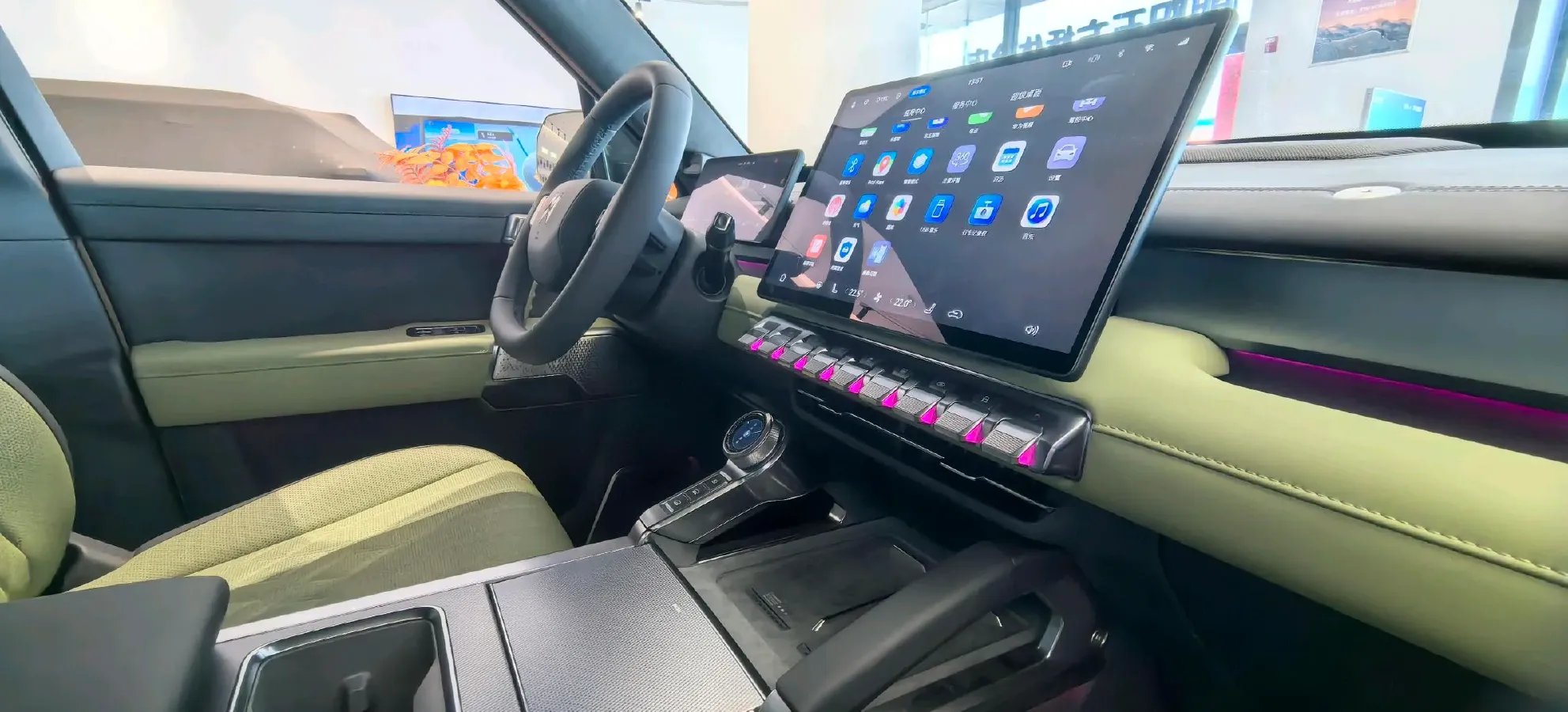 2025 Jetour Zongheng G700 2.0T 211HP L4 2DHT PHEV,autocango,china used car exporter,china ev exporter,chinese used car exporter,chinese used ev exporter