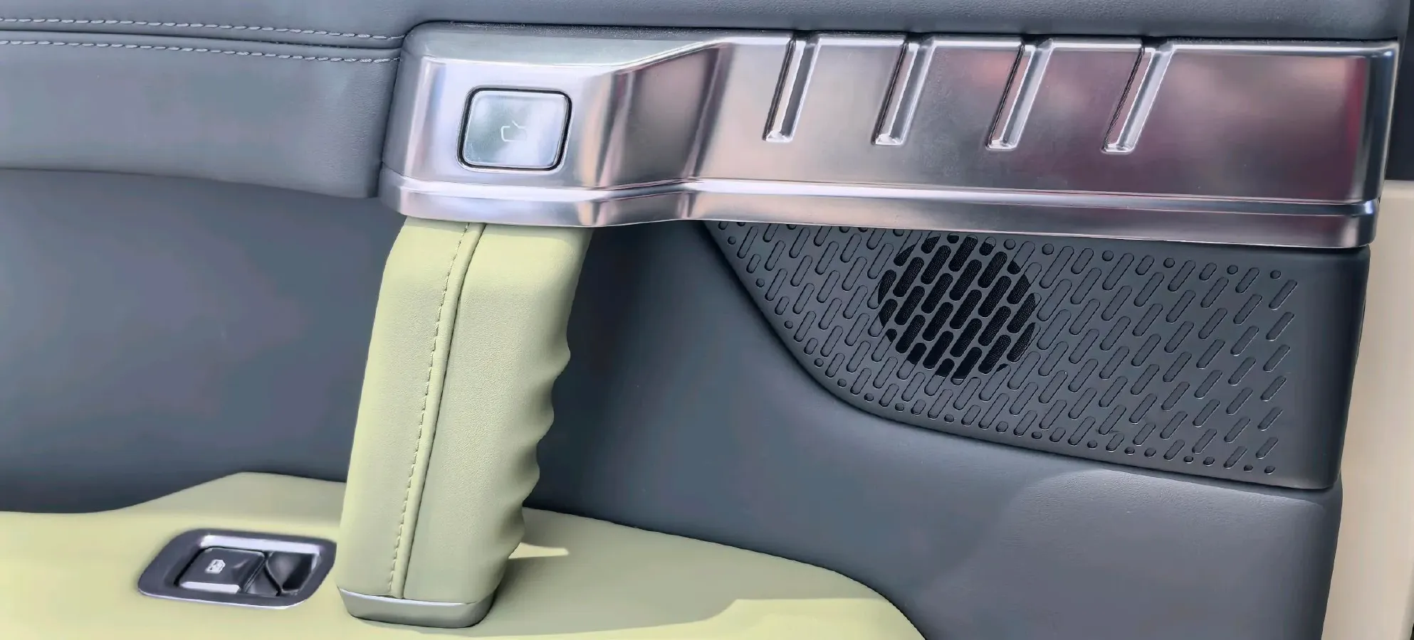 2025 Jetour Zongheng G700 2.0T 211HP L4 2DHT PHEV,autocango,china used car exporter,china ev exporter,chinese used car exporter,chinese used ev exporter