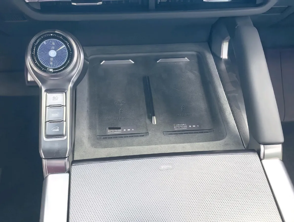 2025 Jetour Zongheng G700 2.0T 211HP L4 2DHT PHEV,autocango,china used car exporter,china ev exporter,chinese used car exporter,chinese used ev exporter