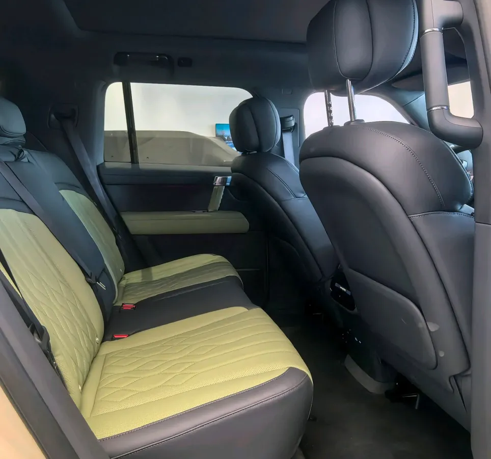 2025 Jetour Zongheng G700 2.0T 211HP L4 2DHT PHEV,autocango,china used car exporter,china ev exporter,chinese used car exporter,chinese used ev exporter