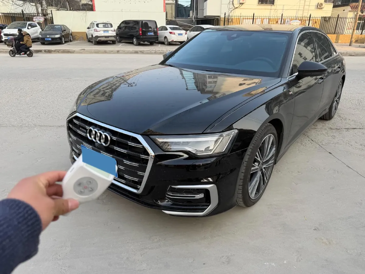 2024 Audi A6L 2.0T 245HP L4 7DCT,autocango,china used car exporter,china ev exporter,chinese used car exporter,chinese used ev exporter