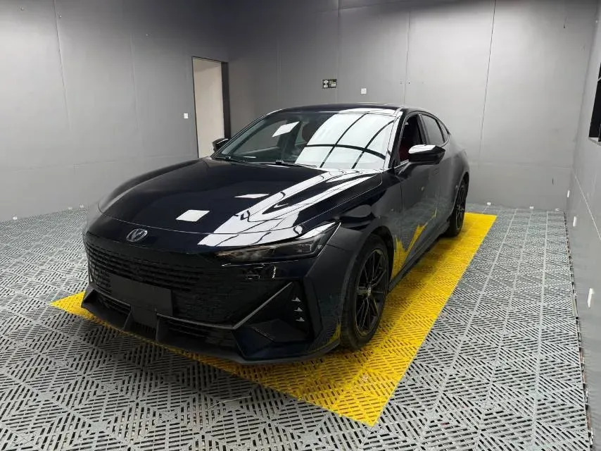 2022 ChangAn UNI-V 1.5T 188HP L4 7DCT,autocango,china used car exporter,china ev exporter,chinese used car exporter,chinese used ev exporter