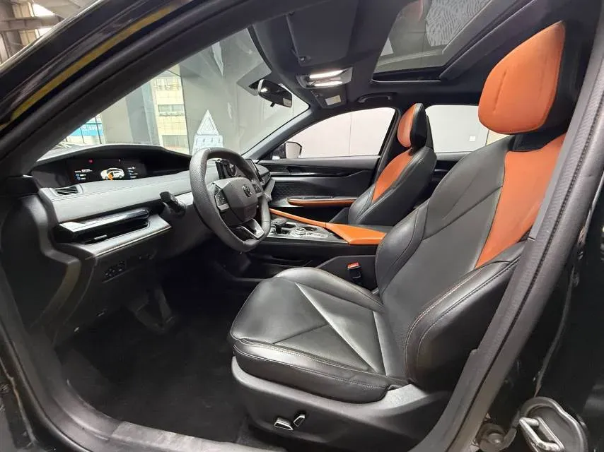 2022 ChangAn UNI-V 1.5T 188HP L4 7DCT,autocango,china used car exporter,china ev exporter,chinese used car exporter,chinese used ev exporter