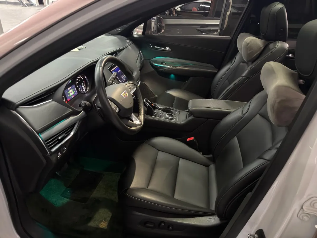 2021 Cadillac XT4 2.0T 237HP L4 9AT,autocango,china used car exporter,china ev exporter,chinese used car exporter,chinese used ev exporter