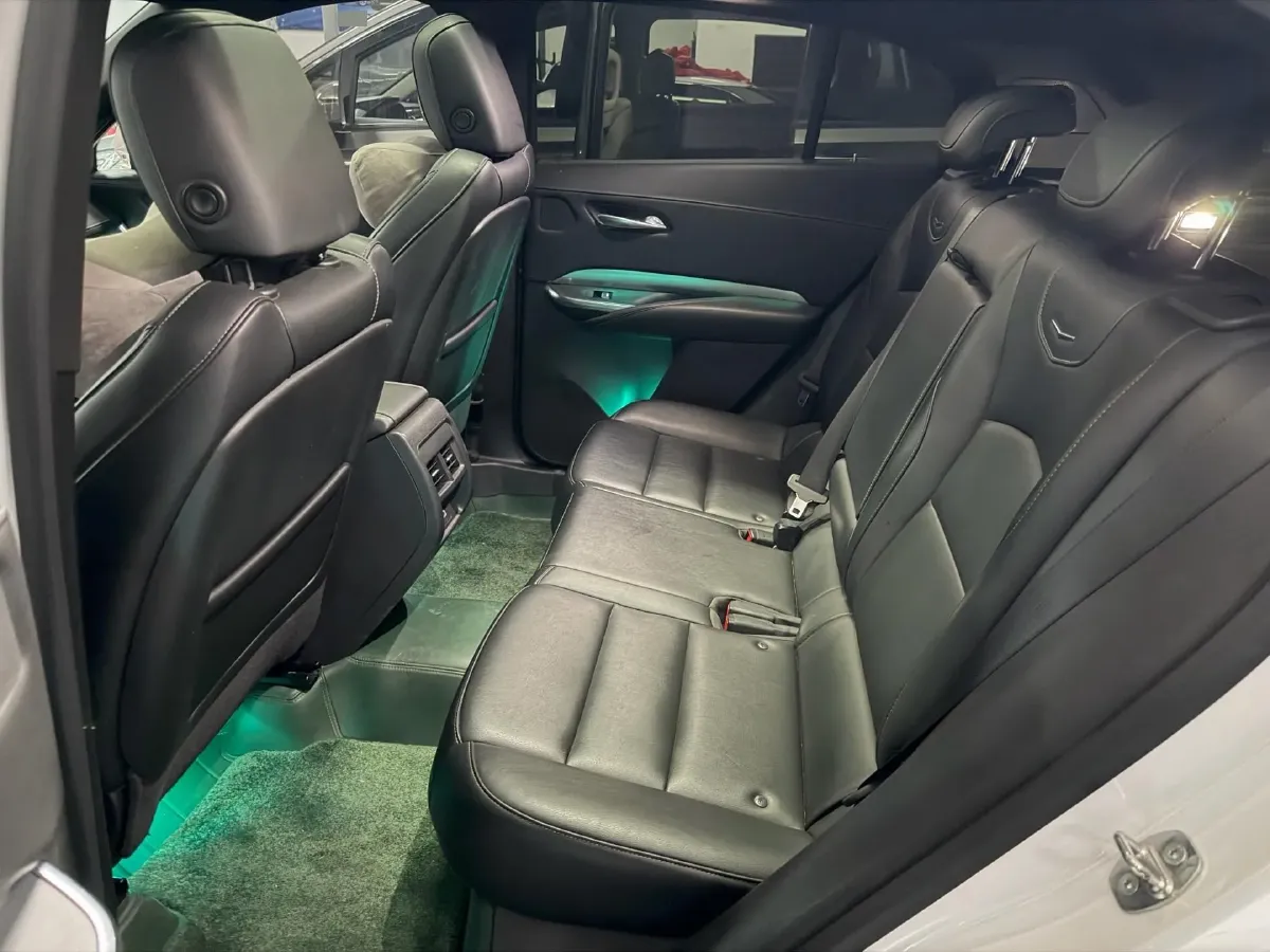 2021 Cadillac XT4 2.0T 237HP L4 9AT,autocango,china used car exporter,china ev exporter,chinese used car exporter,chinese used ev exporter