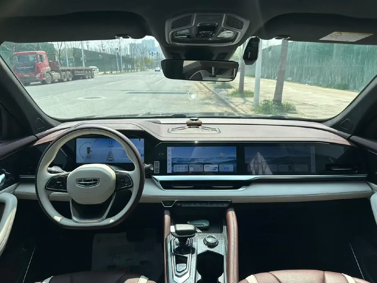 2021 Geely Monjaro 2.0T 218HP L4 7DCT,autocango,china used car exporter,china ev exporter,chinese used car exporter,chinese used ev exporter