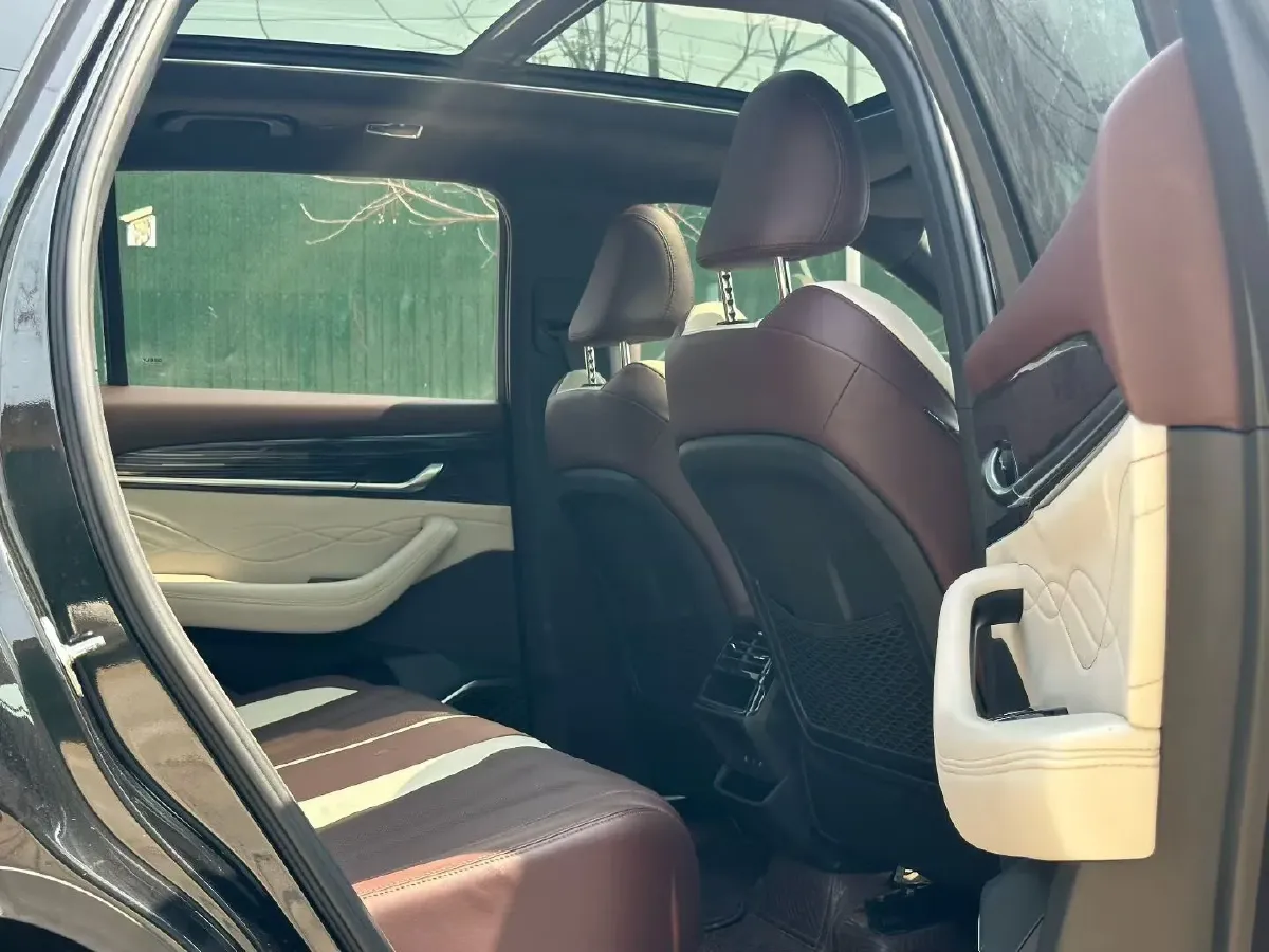 2021 Geely Monjaro 2.0T 218HP L4 7DCT,autocango,china used car exporter,china ev exporter,chinese used car exporter,chinese used ev exporter