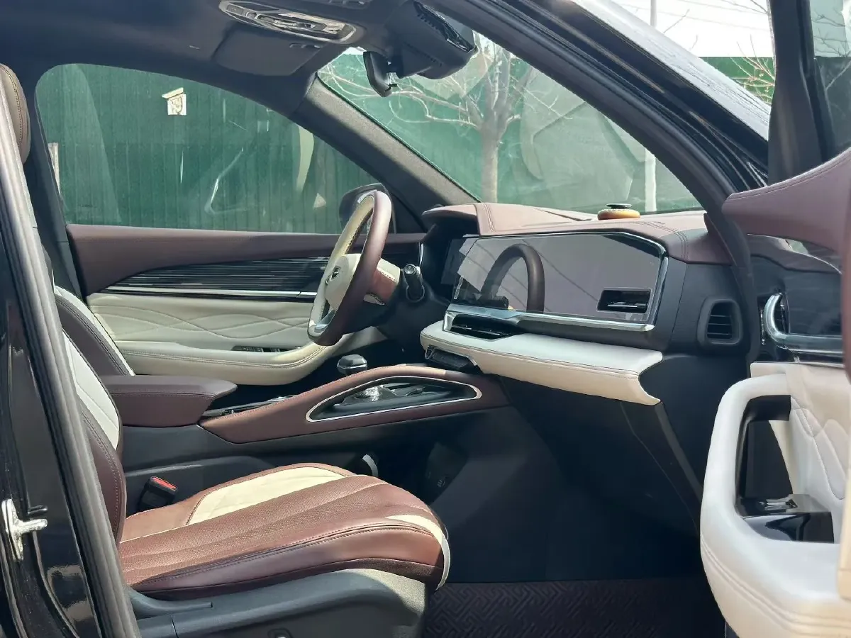 2021 Geely Monjaro 2.0T 218HP L4 7DCT,autocango,china used car exporter,china ev exporter,chinese used car exporter,chinese used ev exporter