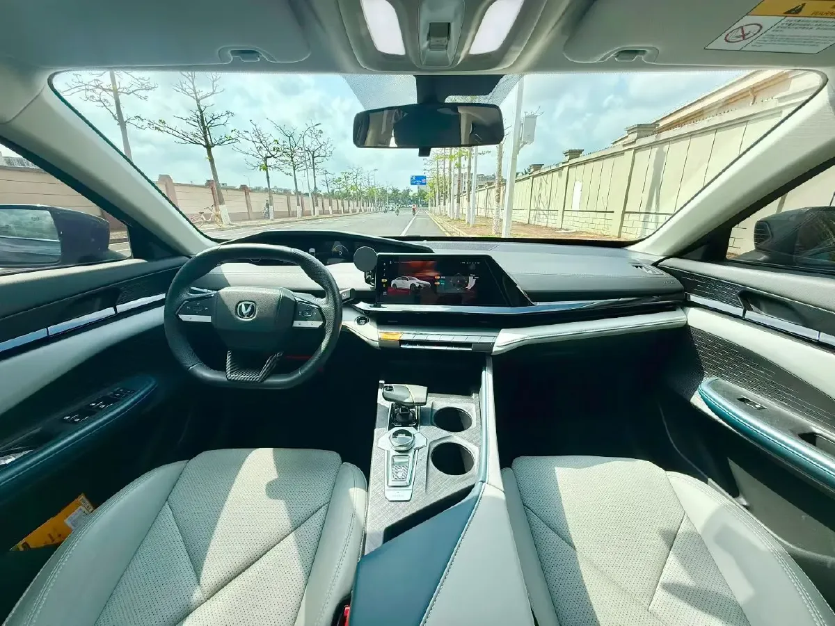 2023 ChangAn UNI-V iDD 1.5T 170HP L4 6TCT PHEV 18.4KWH,autocango,china used car exporter,china ev exporter,chinese used car exporter,chinese used ev exporter