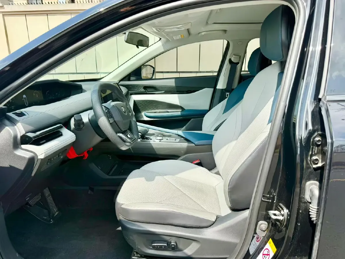 2023 ChangAn UNI-V iDD 1.5T 170HP L4 6TCT PHEV 18.4KWH,autocango,china used car exporter,china ev exporter,chinese used car exporter,chinese used ev exporter