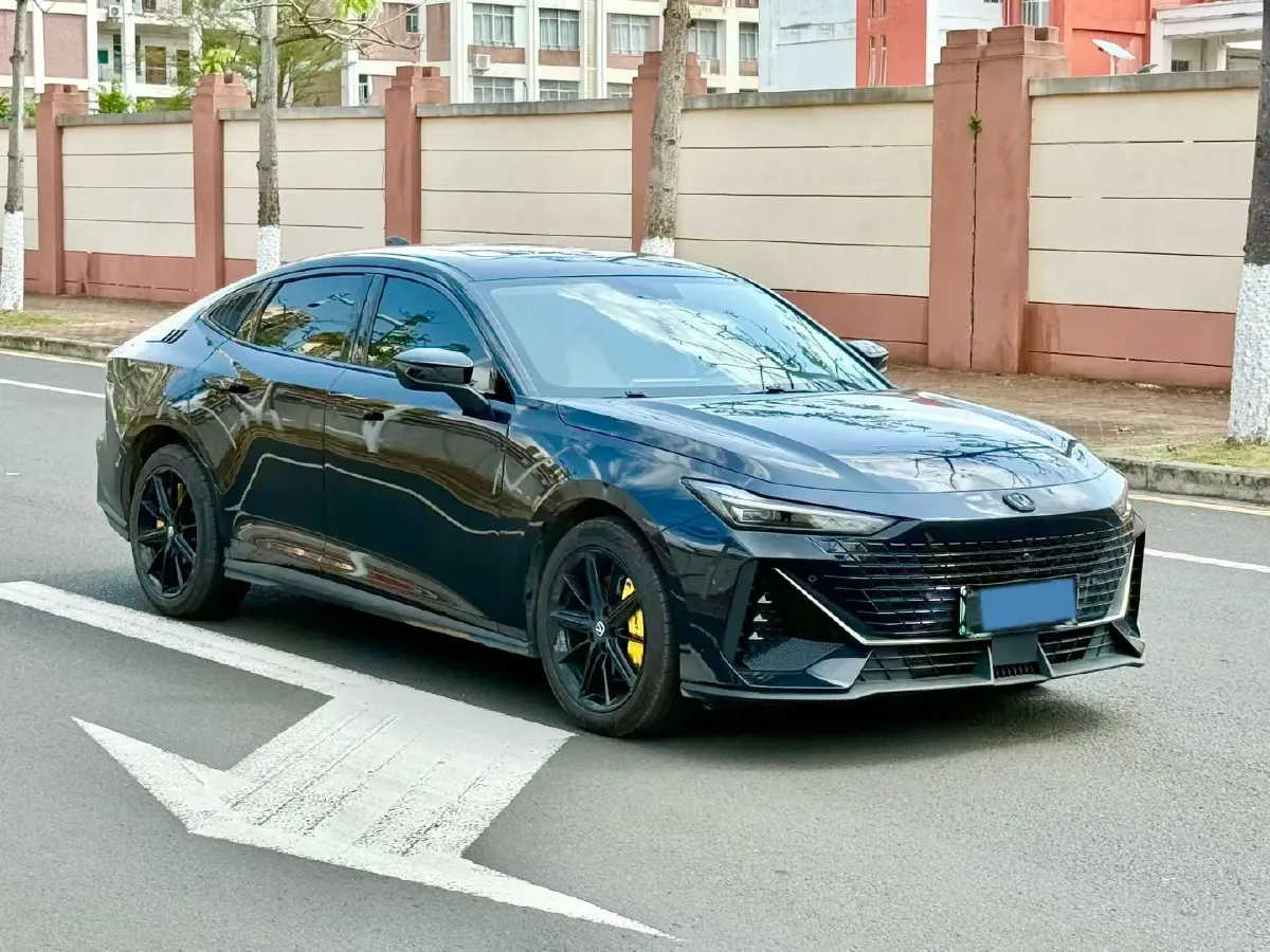 2023 ChangAn UNI-V iDD 1.5T 170HP L4 6TCT PHEV 18.4KWH,autocango,china used car exporter,china ev exporter,chinese used car exporter,chinese used ev exporter