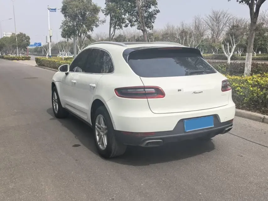 2017 Porsche Macan 2.0T 252HP L4 7DCT,autocango,china used car exporter,china ev exporter,chinese used car exporter,chinese used ev exporter