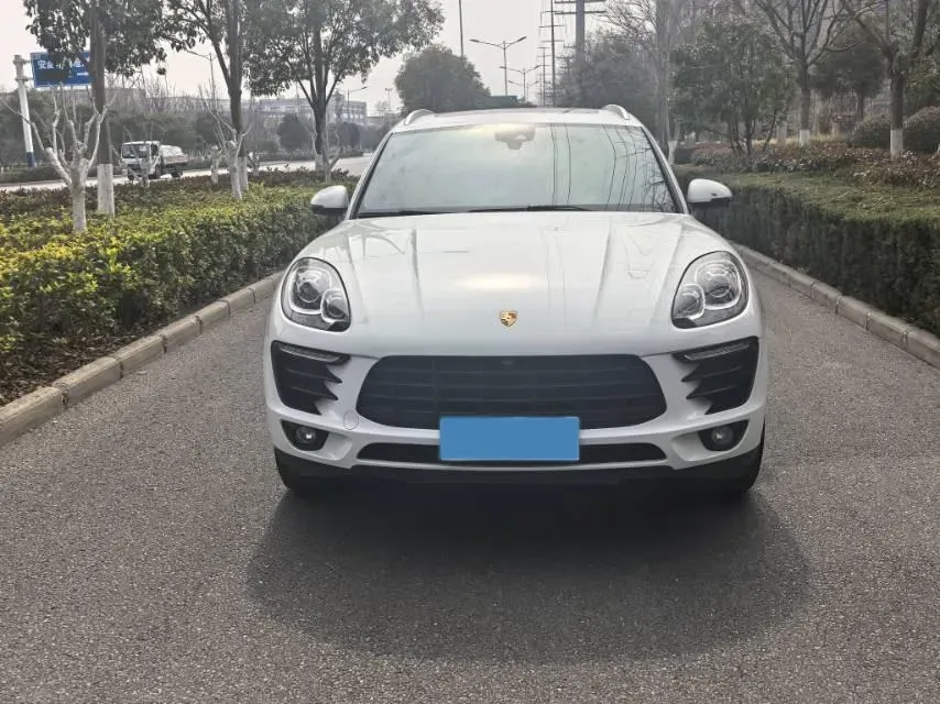 2017 Porsche Macan 2.0T 252HP L4 7DCT,autocango,china used car exporter,china ev exporter,chinese used car exporter,chinese used ev exporter