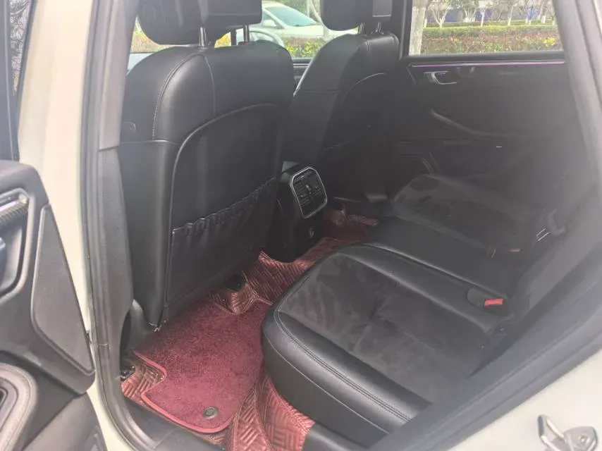 2017 Porsche Macan 2.0T 252HP L4 7DCT,autocango,china used car exporter,china ev exporter,chinese used car exporter,chinese used ev exporter