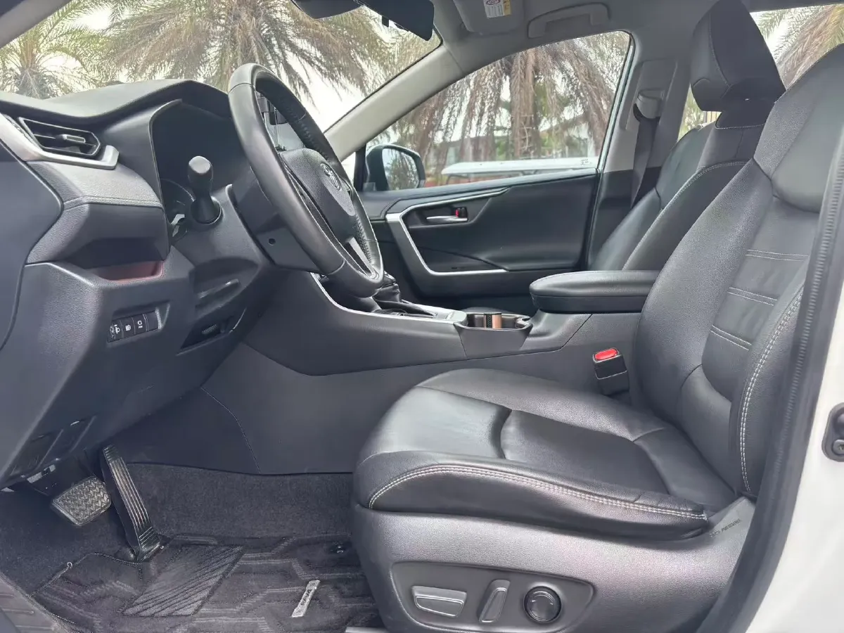 2021 Toyota RAV4 2.0L 171HP L4 CVT,autocango,china used car exporter,china ev exporter,chinese used car exporter,chinese used ev exporter