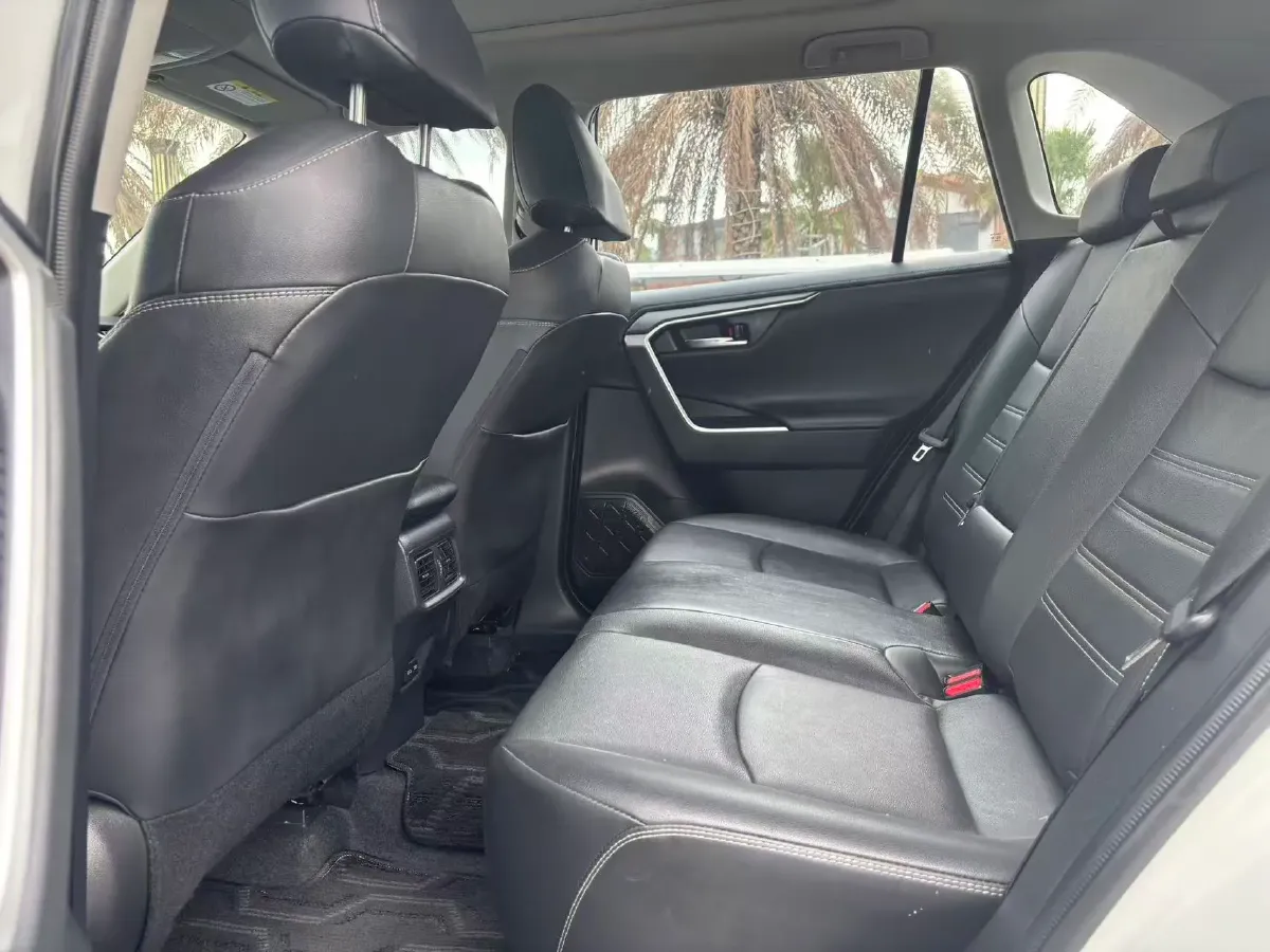 2021 Toyota RAV4 2.0L 171HP L4 CVT,autocango,china used car exporter,china ev exporter,chinese used car exporter,chinese used ev exporter