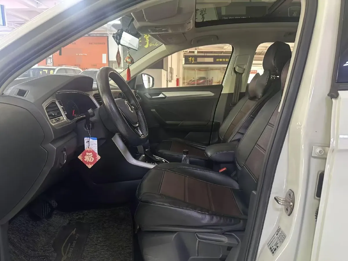 2021 Volkswagen T-Roc 1.4T 150HP L4 7DCT,autocango,china used car exporter,china ev exporter,chinese used car exporter,chinese used ev exporter