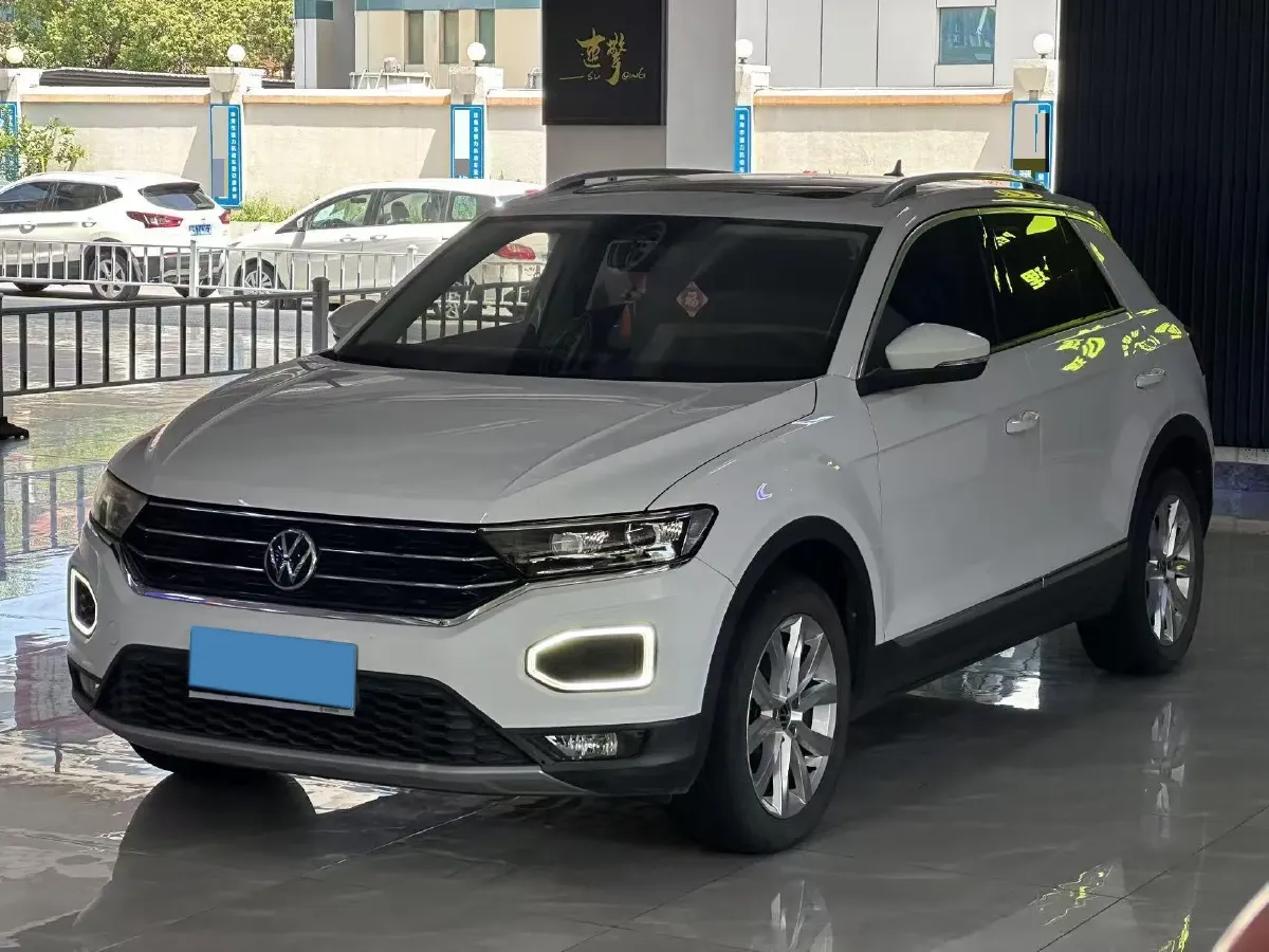 2021 Volkswagen T-Roc 1.4T 150HP L4 7DCT,autocango,china used car exporter,china ev exporter,chinese used car exporter,chinese used ev exporter