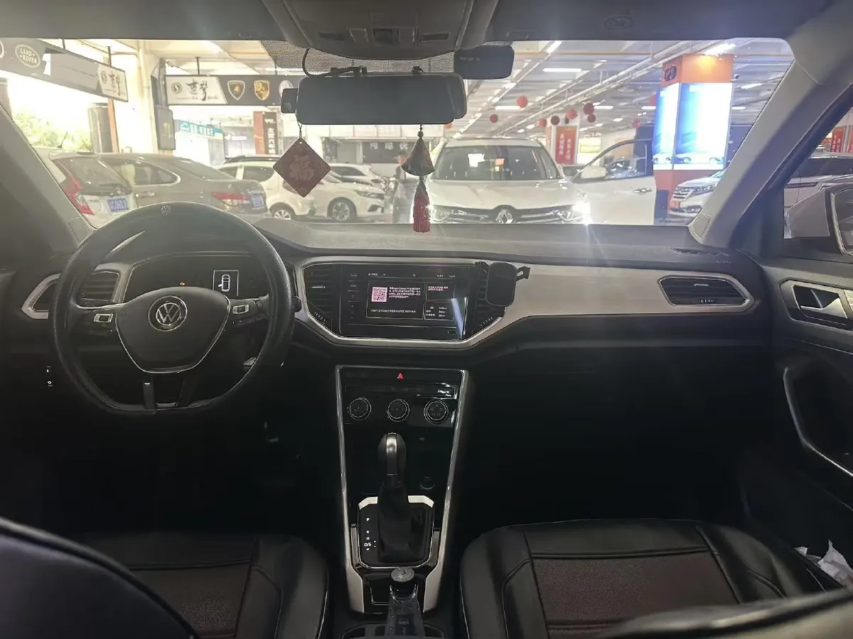 2021 Volkswagen T-Roc 1.4T 150HP L4 7DCT,autocango,china used car exporter,china ev exporter,chinese used car exporter,chinese used ev exporter