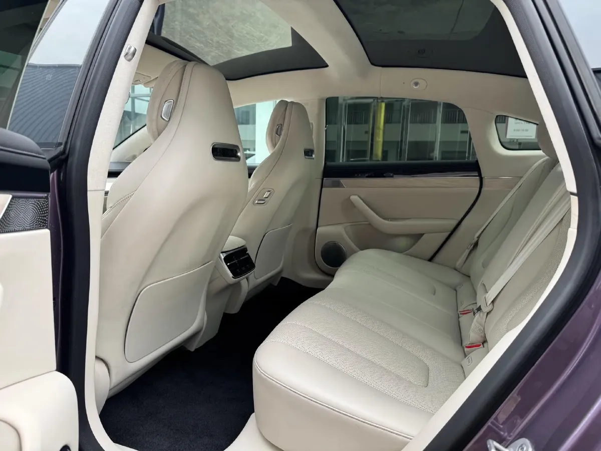 2025 Luxeed S7 BEV 100KWH,autocango,china used car exporter,china ev exporter,chinese used car exporter,chinese used ev exporter