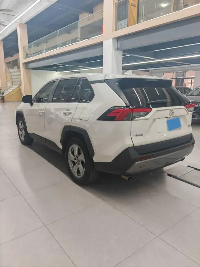 2021 Toyota RAV4 2.0L 171HP L4 CVT,autocango,china used car exporter,china ev exporter,chinese used car exporter,chinese used ev exporter