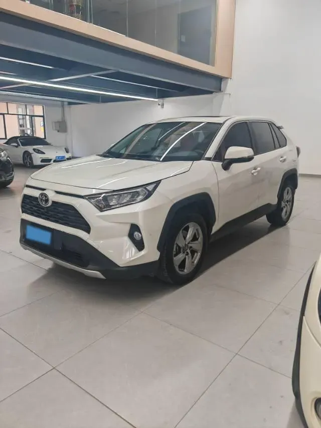 2021 Toyota RAV4 2.0L 171HP L4 CVT,autocango,china used car exporter,china ev exporter,chinese used car exporter,chinese used ev exporter