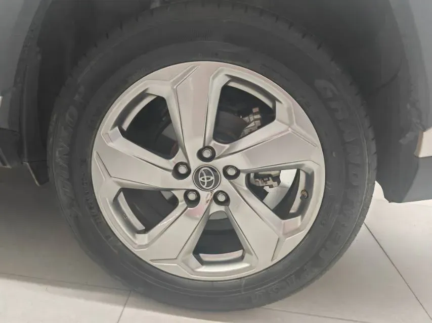 2021 Toyota RAV4 2.0L 171HP L4 CVT,autocango,china used car exporter,china ev exporter,chinese used car exporter,chinese used ev exporter