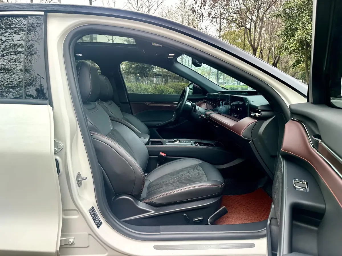 2022 Ford Mondeo 2.0T 238HP L4 8AT,autocango,china used car exporter,china ev exporter,chinese used car exporter,chinese used ev exporter