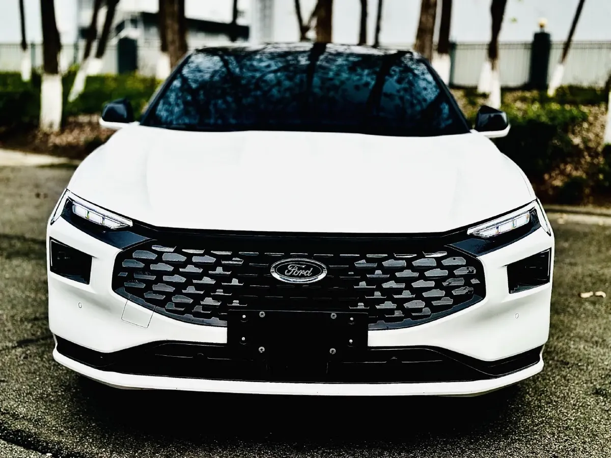 2022 Ford Mondeo 2.0T 238HP L4 8AT,autocango,china used car exporter,china ev exporter,chinese used car exporter,chinese used ev exporter