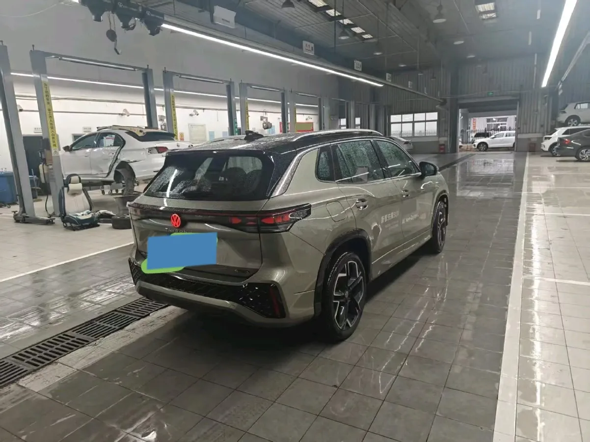 2025 Volkswagen Tayron 2.0T 220HP L4 7DCT,autocango,china used car exporter,china ev exporter,chinese used car exporter,chinese used ev exporter