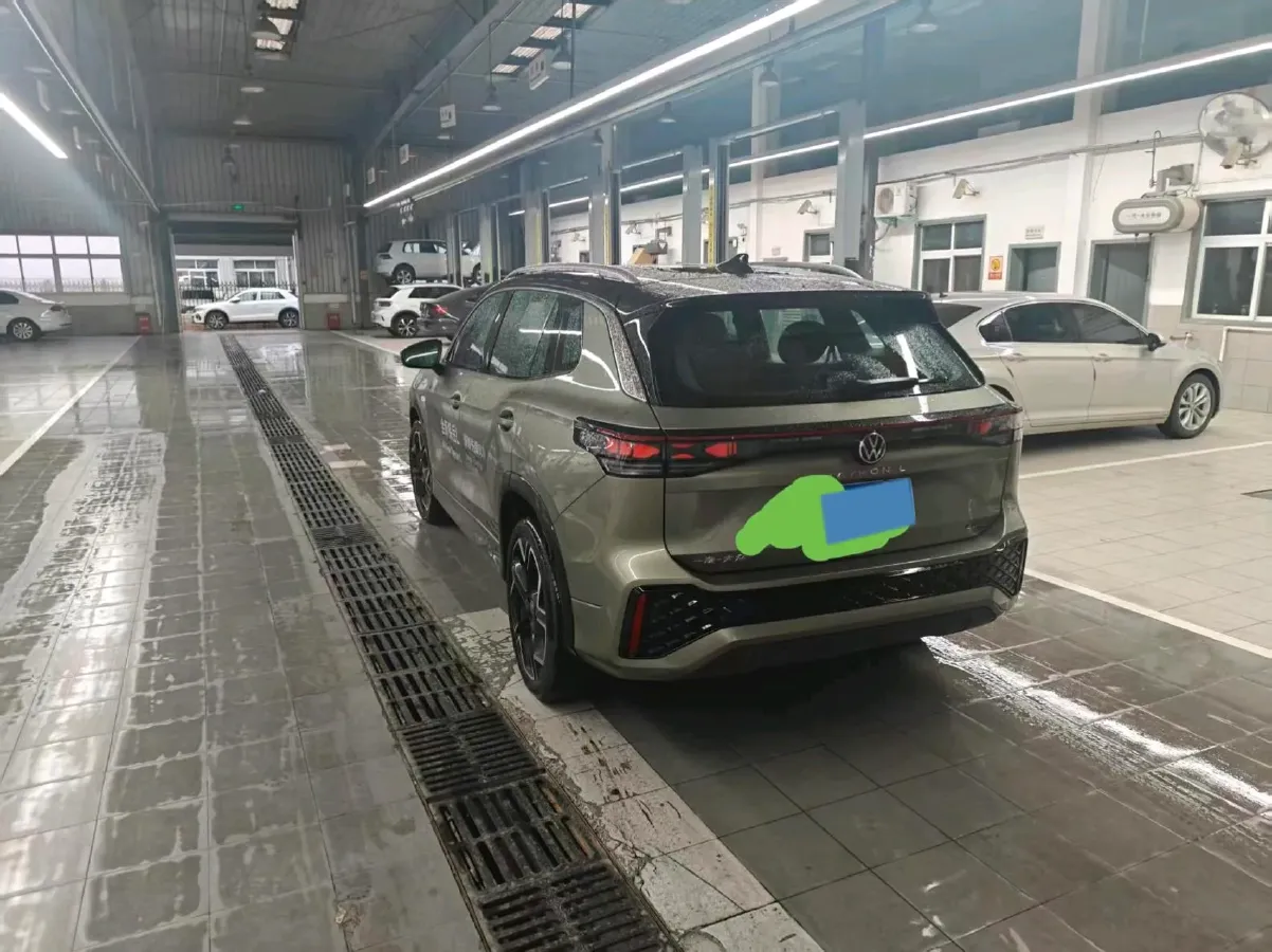 2025 Volkswagen Tayron 2.0T 220HP L4 7DCT,autocango,china used car exporter,china ev exporter,chinese used car exporter,chinese used ev exporter